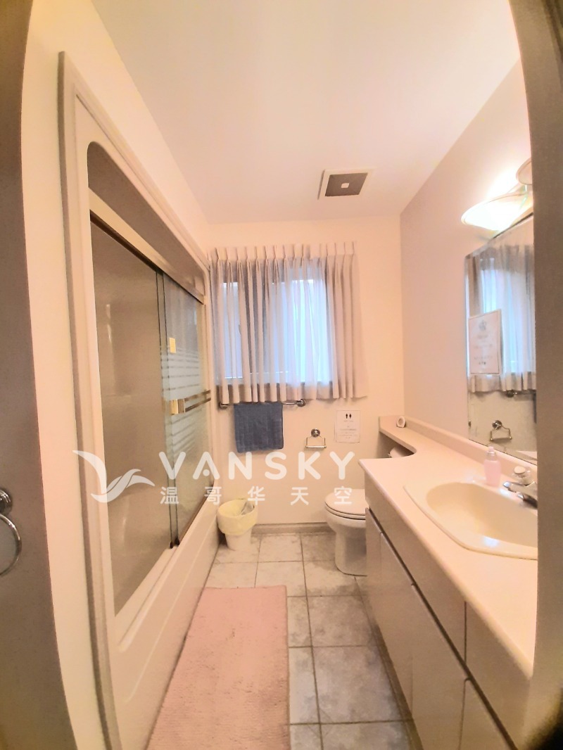 251104150416_250904 450 2F bath.jpg